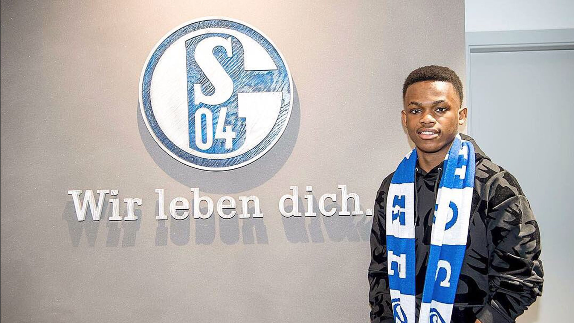 位超巨的消 位超巨的消