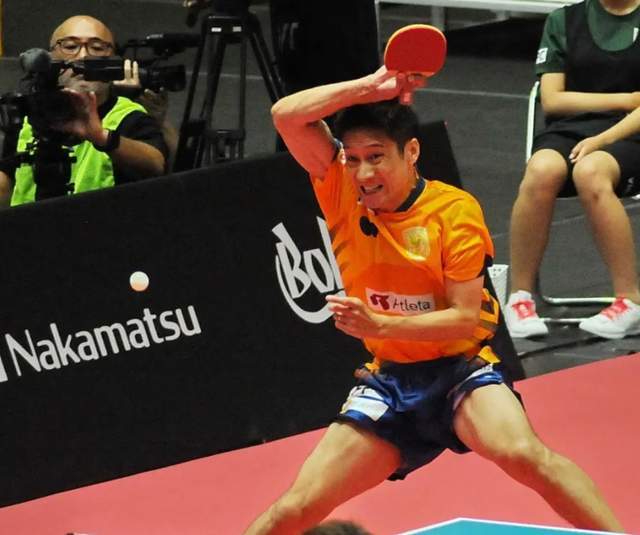 她就展现了 她就展现了