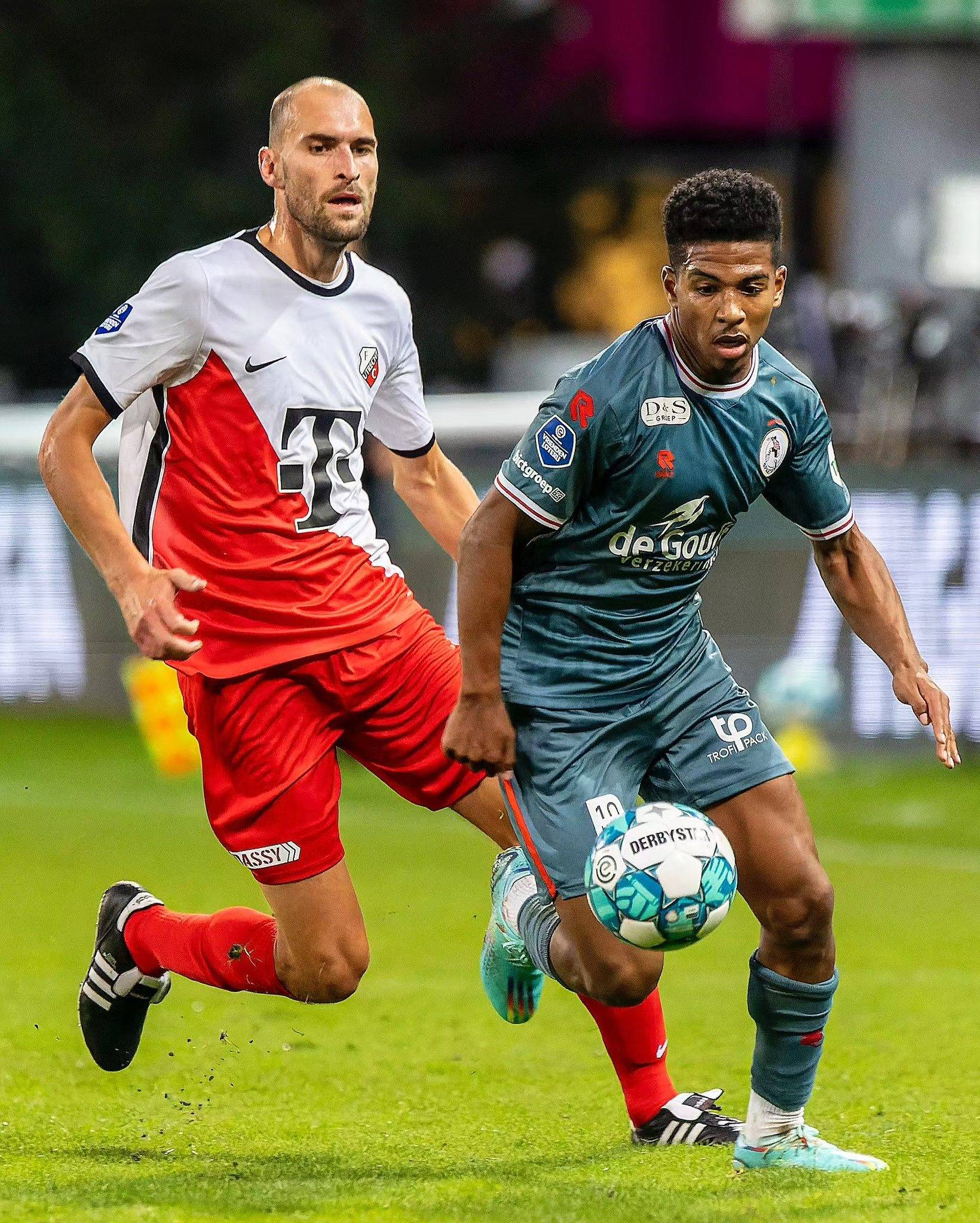 之相关的深 之相关的深